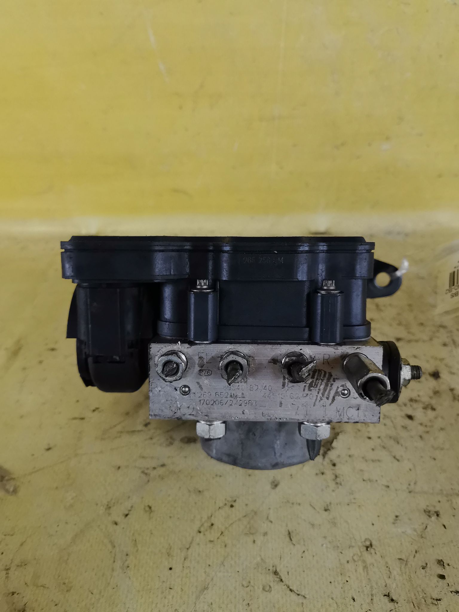 Блок ABS 89540-B2J40, 44510-B2J70 на Daihatsu Wake LA700S KF-VE Фото 3