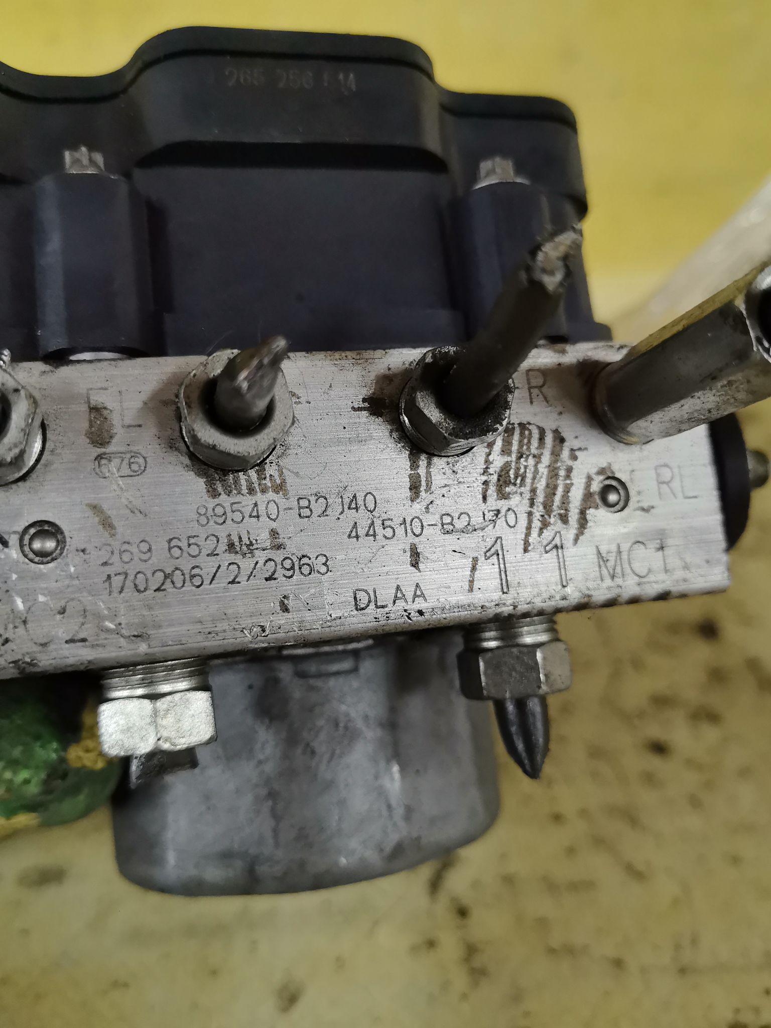 Блок ABS 89540-B2J40, 44510-B2J70 на Daihatsu Wake LA700S KF-VE Фото 4
