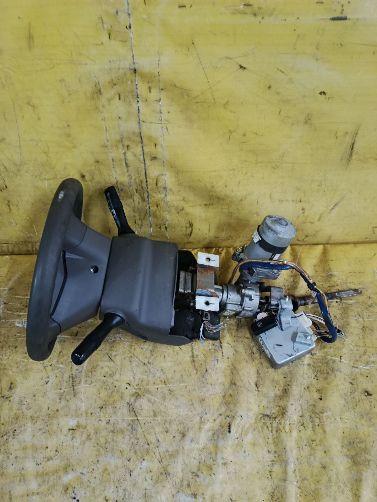 Рулевая колонка на Toyota Vitz NCP91 Фото 2