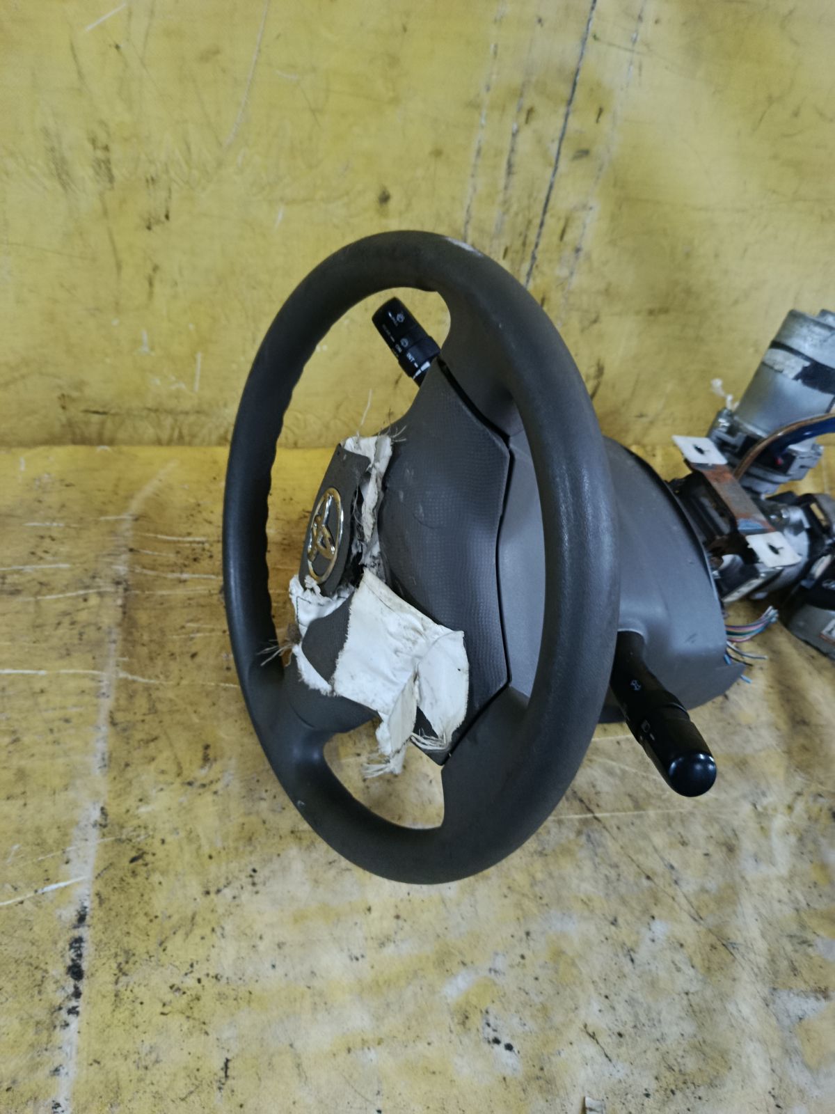 Рулевая колонка на Toyota Vitz NCP91 Фото 3