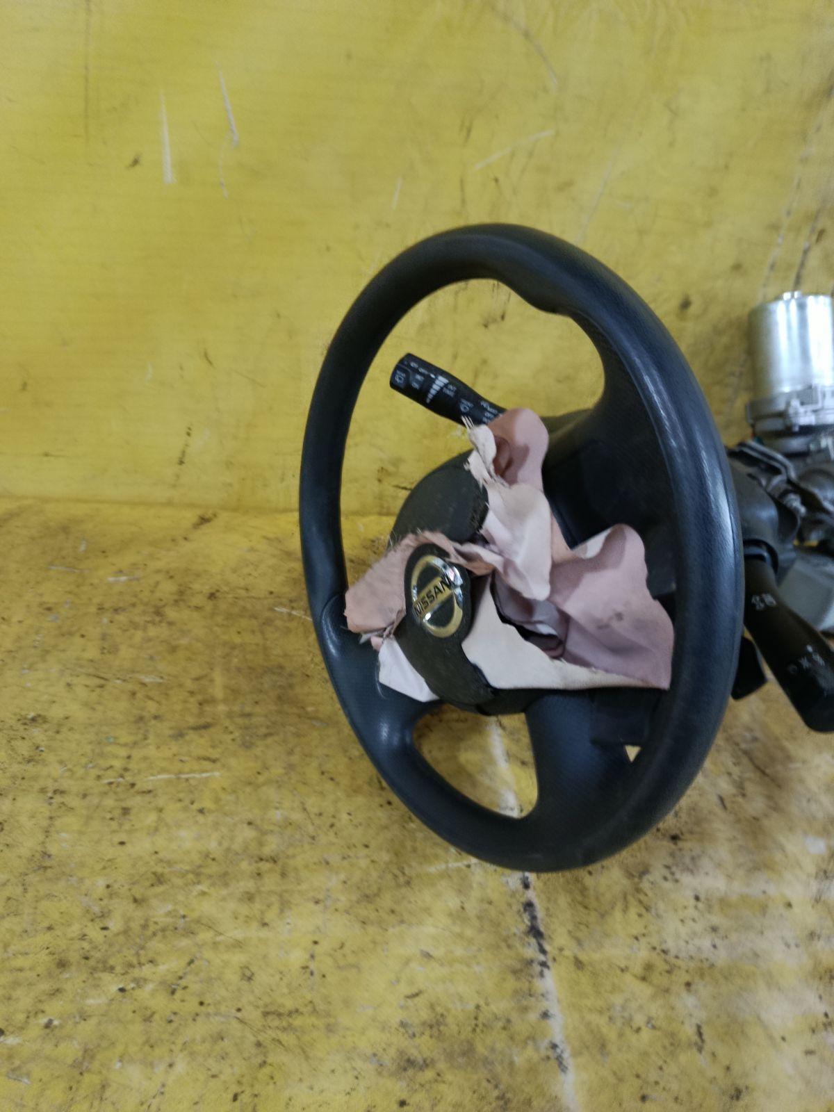 Рулевая колонка на Nissan March K13 Фото 3