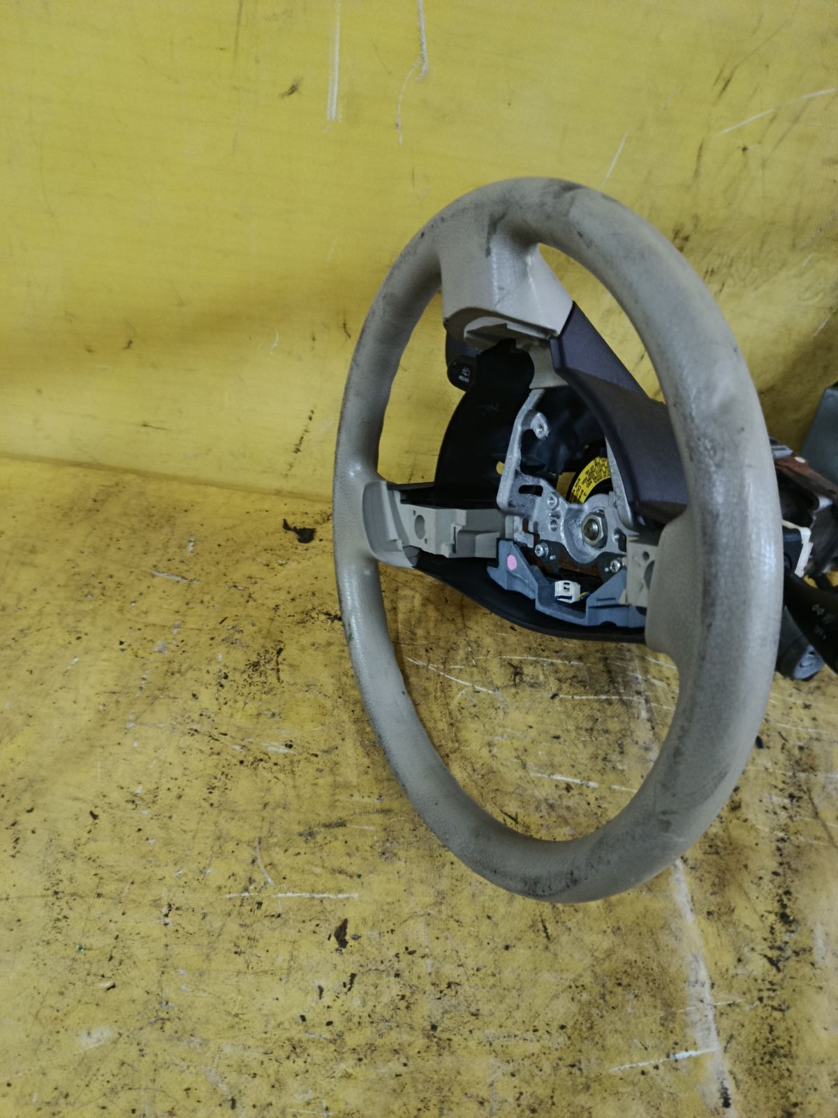 Рулевая колонка на Toyota Passo KGC30 Фото 3