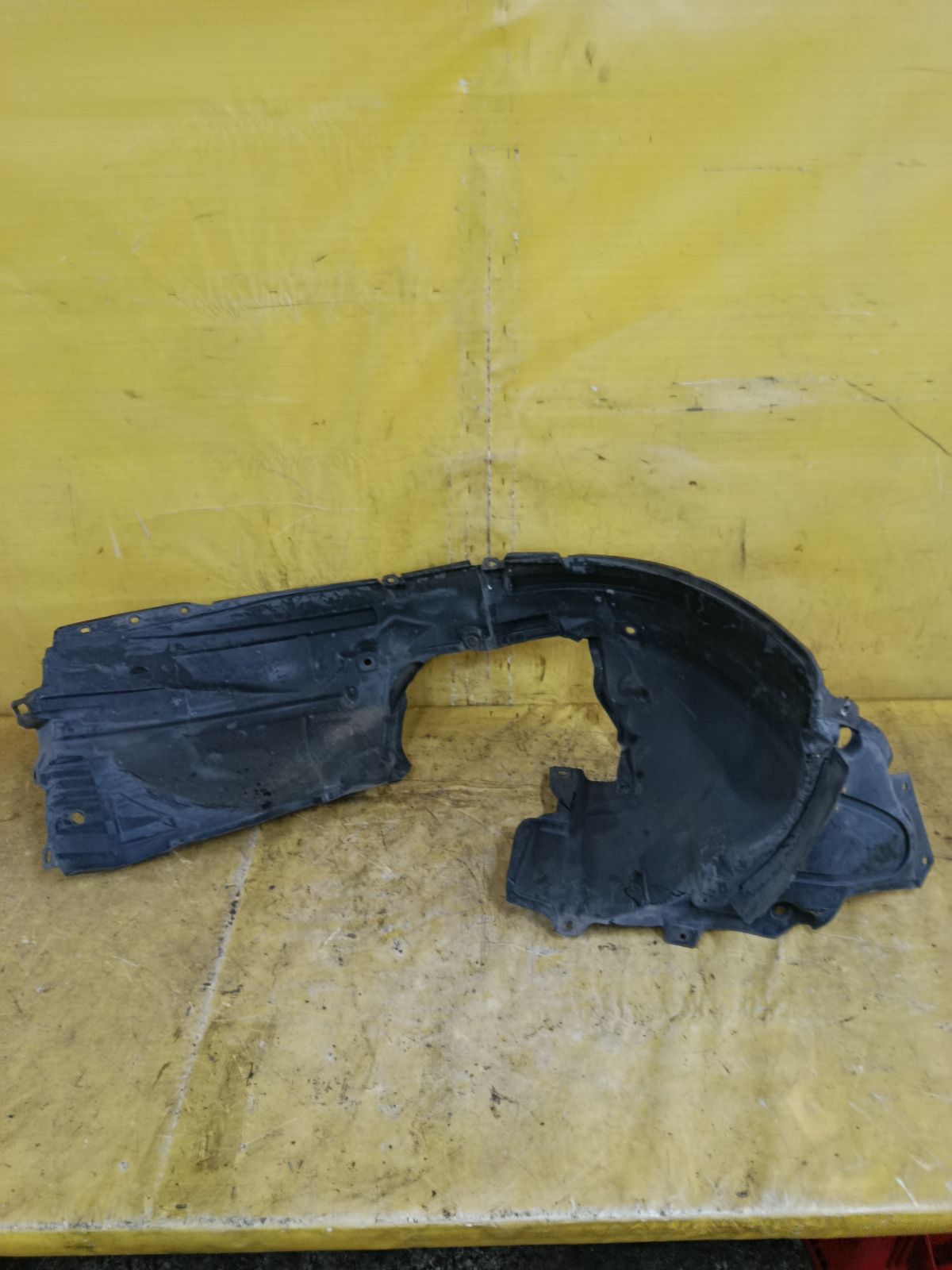 Подкрылок 63842-3SU0A на Nissan Sylphy TB17 MRA8DE Фото 2