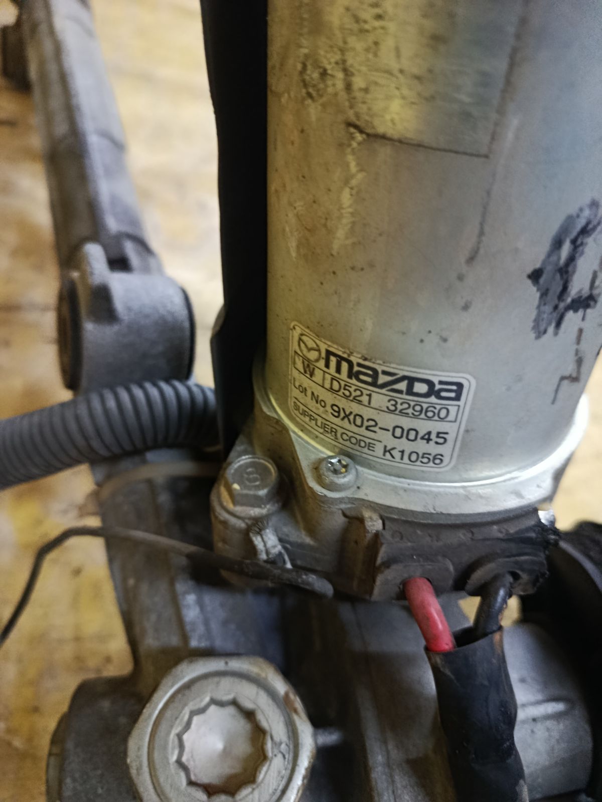 Рулевая рейка D521-32960 на Mazda Demio DY3W ZJ-VE Фото 4