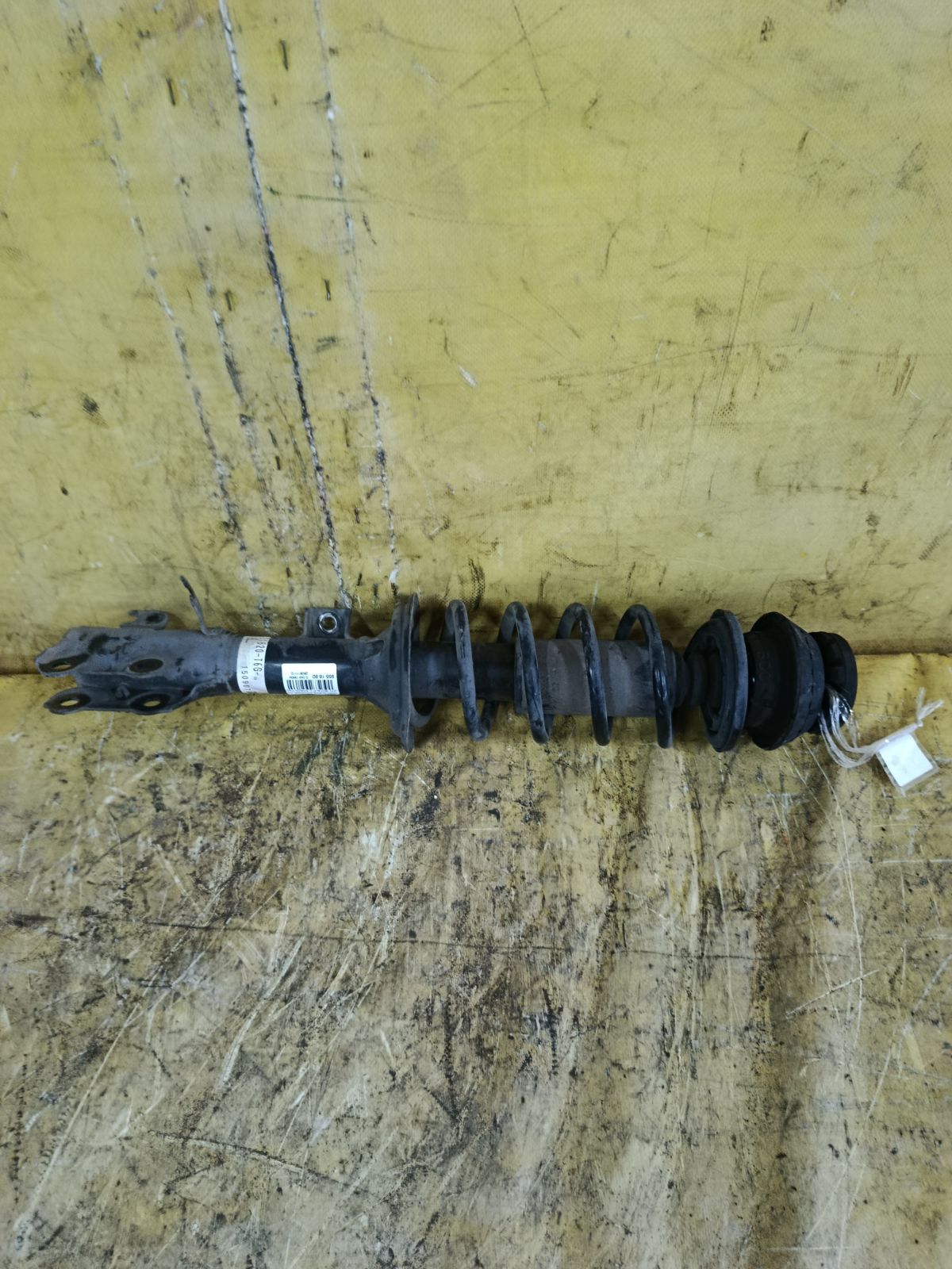 Стойка амортизатора 51620-T6G-N100 на Honda N-Wgn JH1 S07A Фото 1