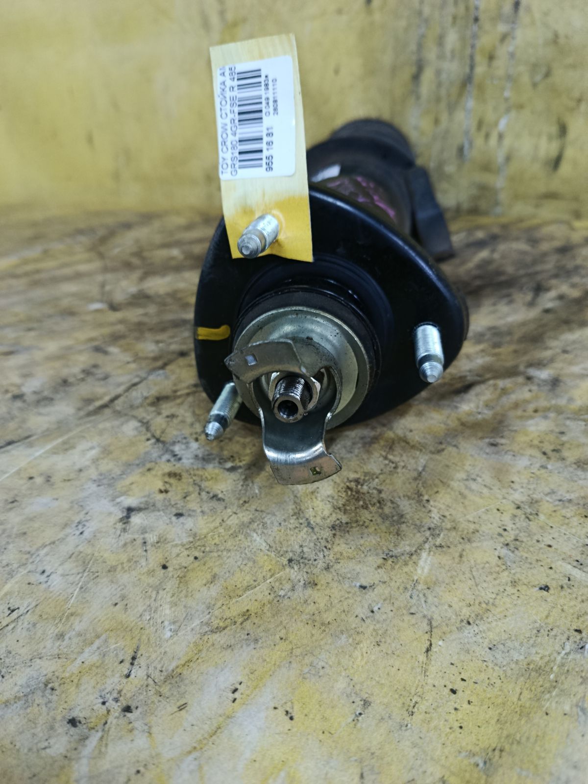 Стойка амортизатора 48530-30491 на Toyota Crown GRS180 4GR-FSE Фото 2