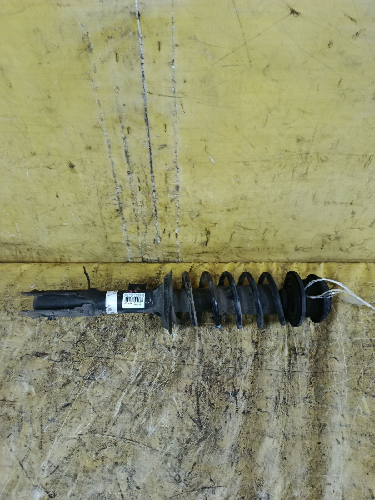Стойка амортизатора 51620-TY0-J120-M1 на Honda N-Box JF1 S07A Фото 1