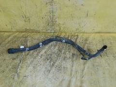 Заливная горловина топливного бака на Toyota Voxy AZR60G 1AZ-FSE 77201-28240  77201-28290