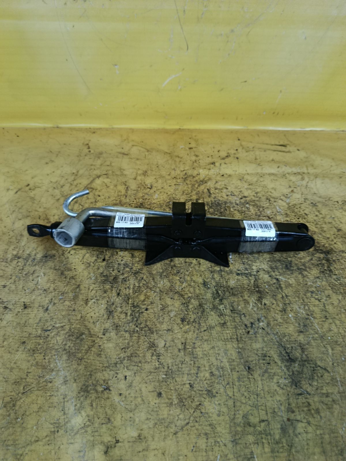 Домкрат на Toyota Passo KGC30 Фото 1