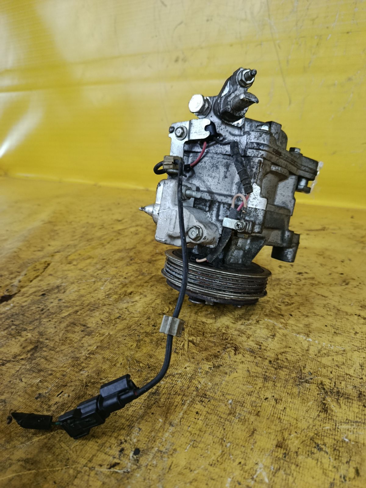 Компрессор кондиционера на Honda N-Wgn JH1 S07A Фото 3