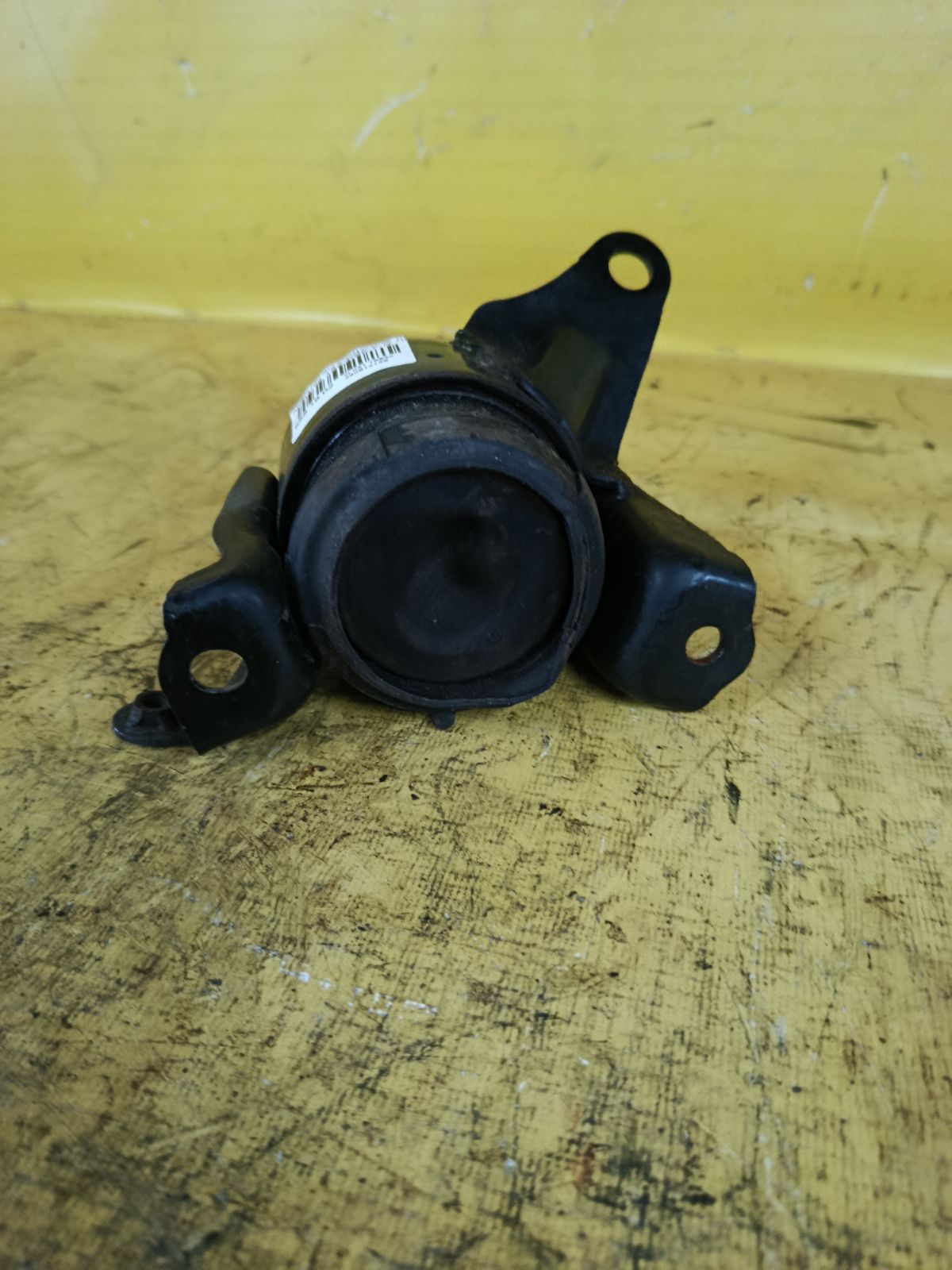 Подушка двигателя на Toyota Wish ANE10G 1AZ-FSE Фото 3
