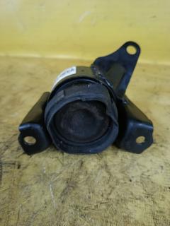 Подушка двигателя на Toyota Noah AZR65G 1AZ-FSE Фото 4