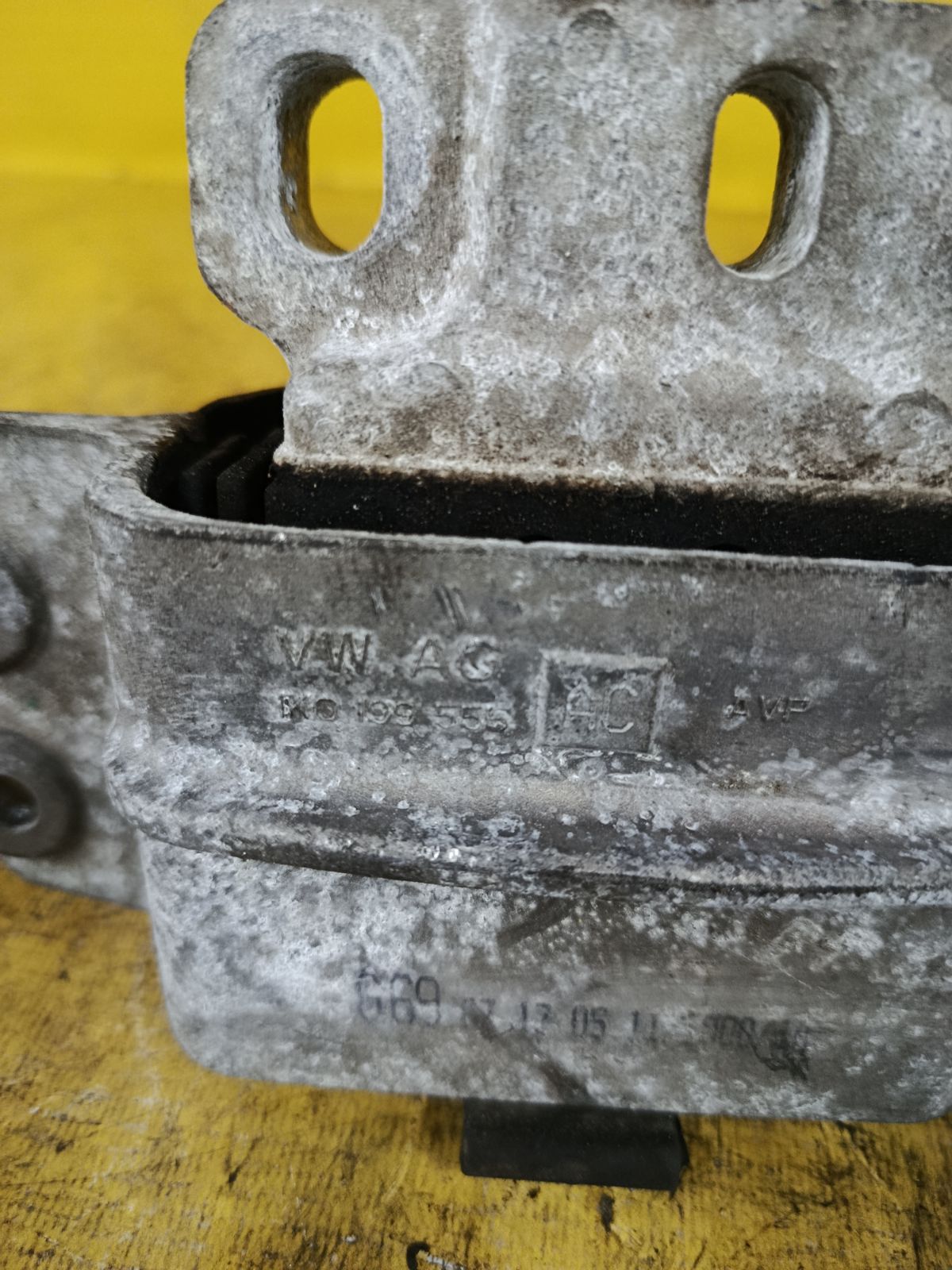 Подушка двигателя 1K0199555HC на Volkswagen Golf Vi 5K CAXA Фото 4