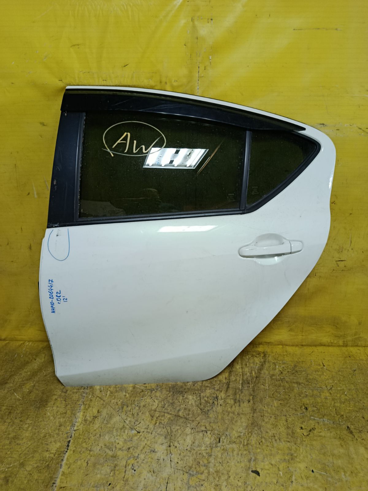 Дверь боковая на Toyota Aqua NHP10 Фото 1