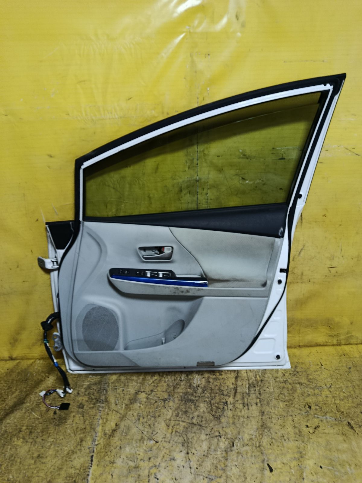 Дверь боковая на Toyota Prius Alpha ZVW40W Фото 2