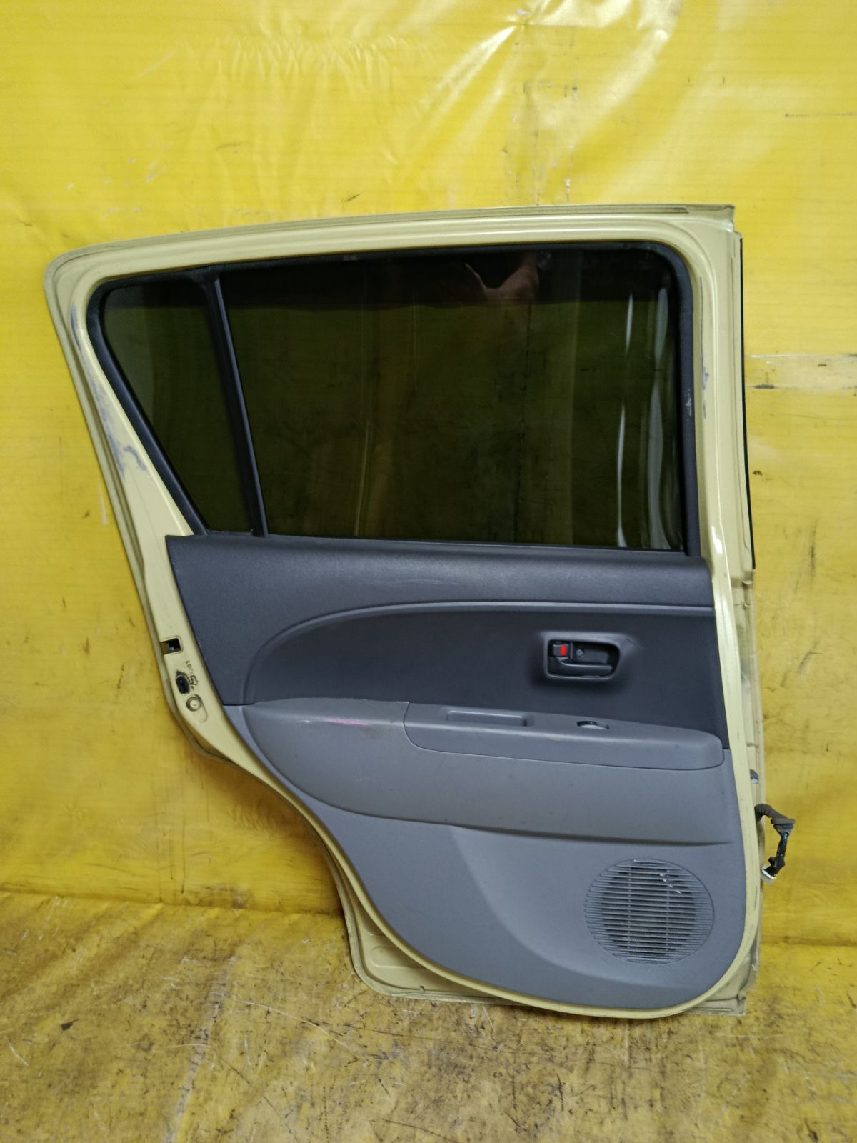 Дверь боковая на Toyota Passo KGC10 Фото 3