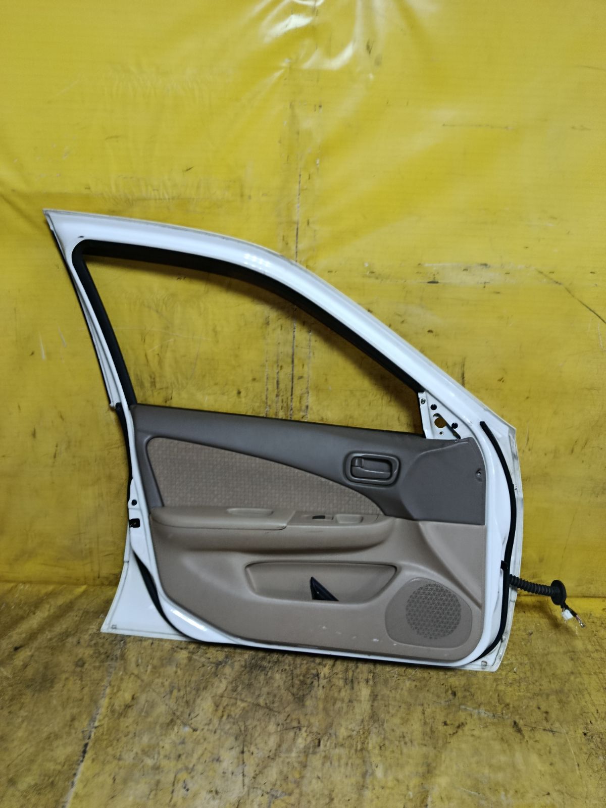 Дверь боковая на Nissan Sunny FB15 Фото 2