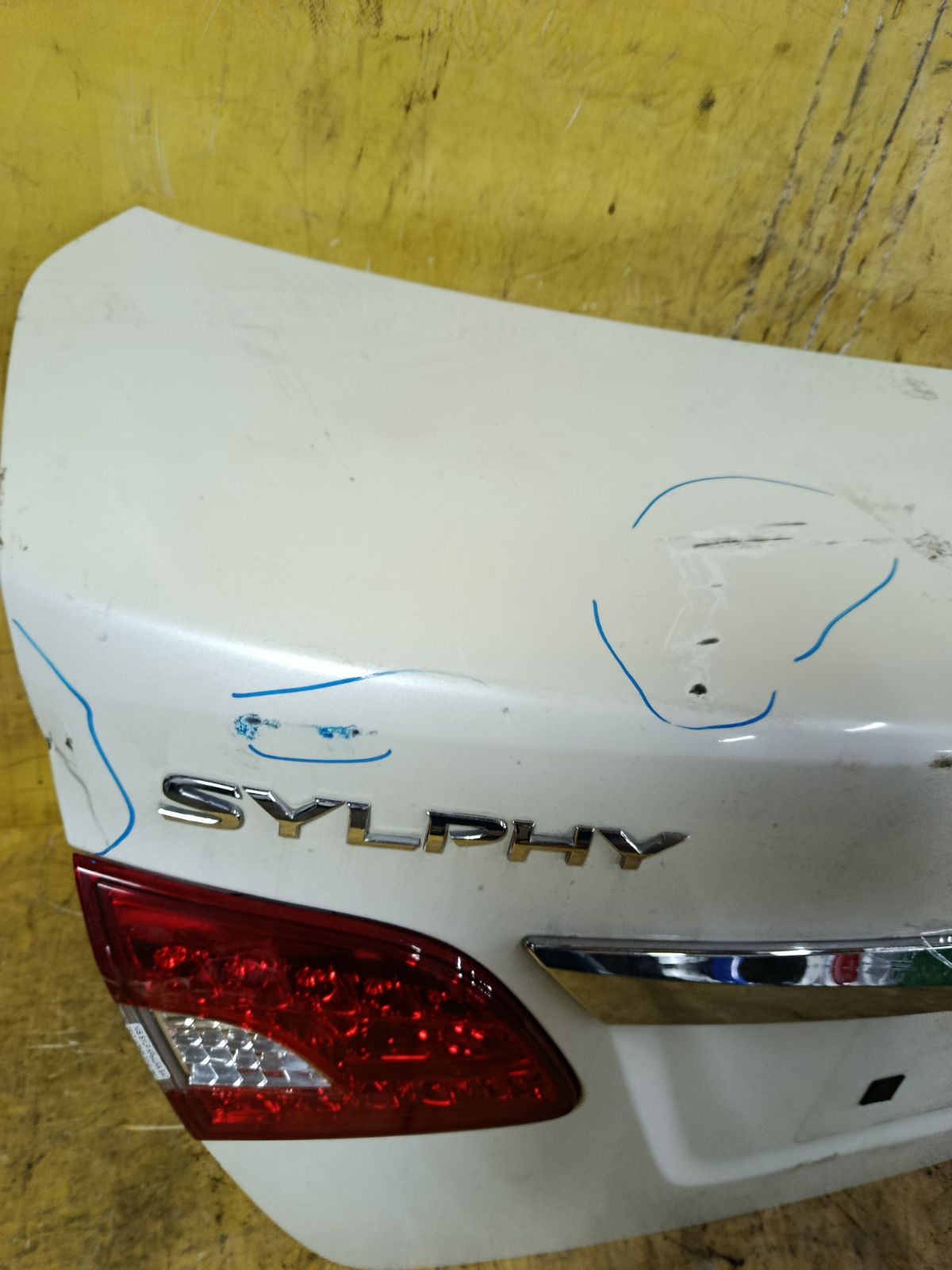Крышка багажника W0648 W0648 на Nissan Sylphy TB17 Фото 2