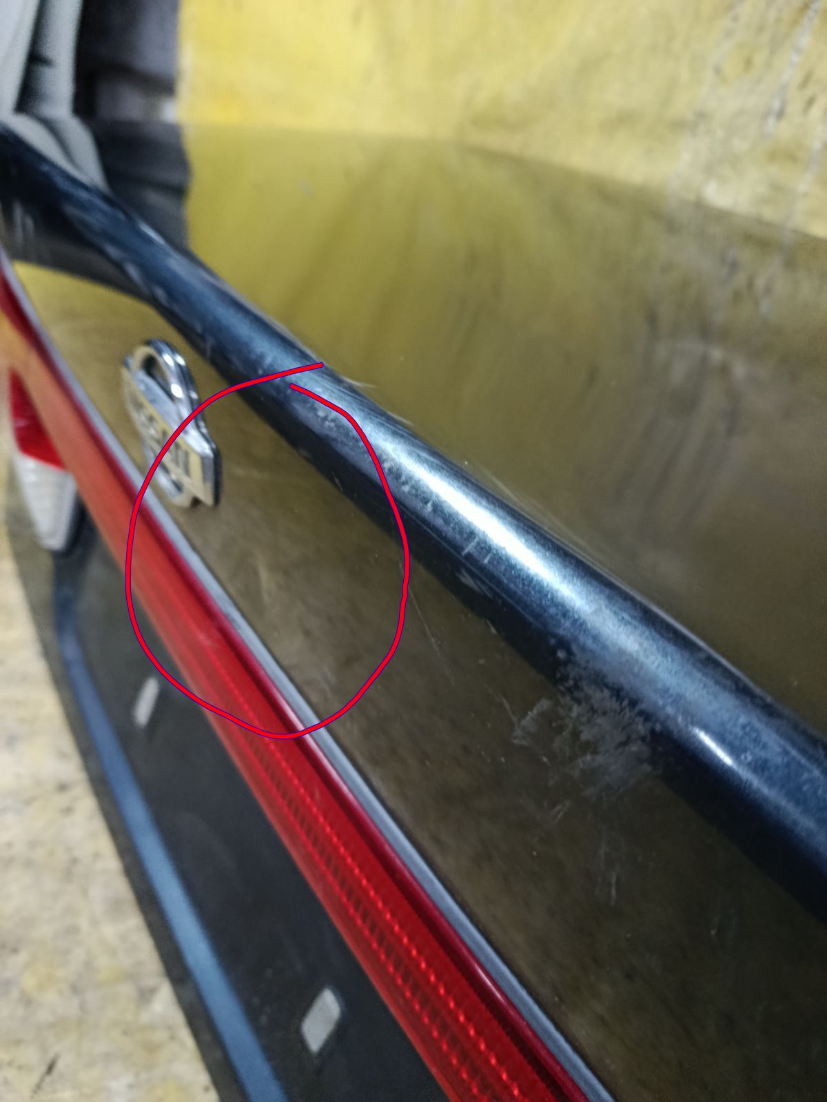 Крышка багажника 4845B 4845B на Nissan Sunny FB15 Фото 3