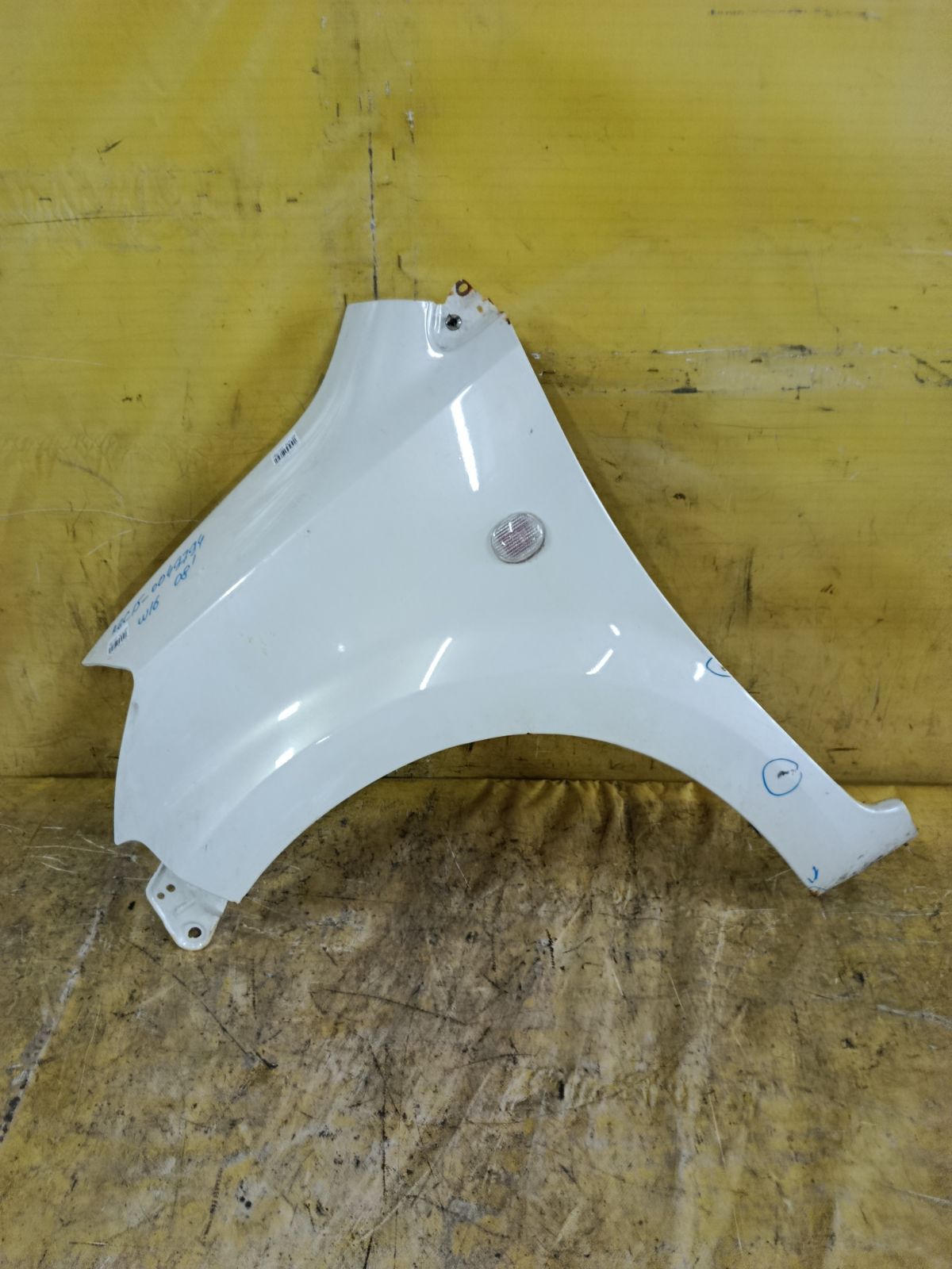 Крыло переднее 261301, 53812-B1010, 53812B1010, GDFN0056L, STTYD10162, TY10248AL на Toyota Passo KGC15 Фото 1