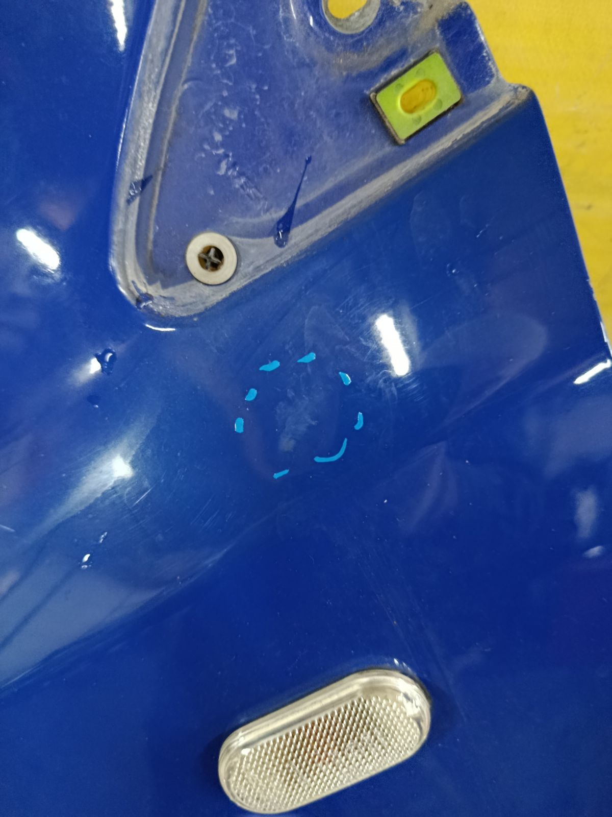 Крыло переднее на Nissan Note E11 Фото 3