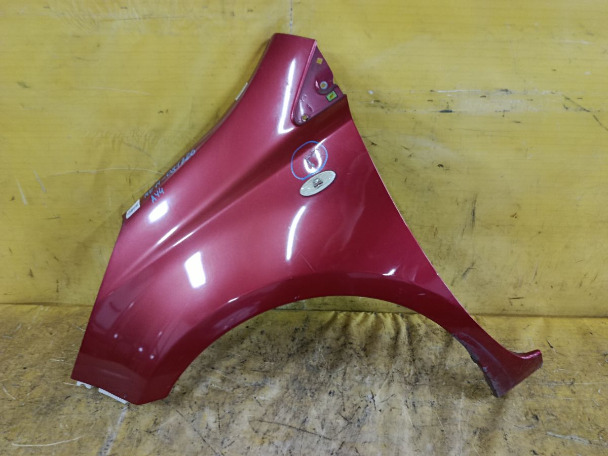 Крыло переднее на Nissan Note NE11 Фото 1