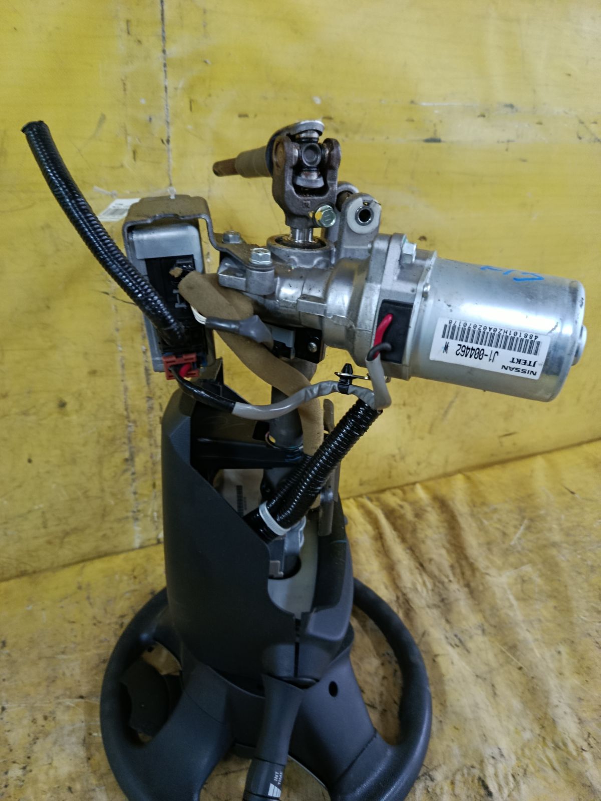 Рулевая колонка на Nissan March K13 Фото 1