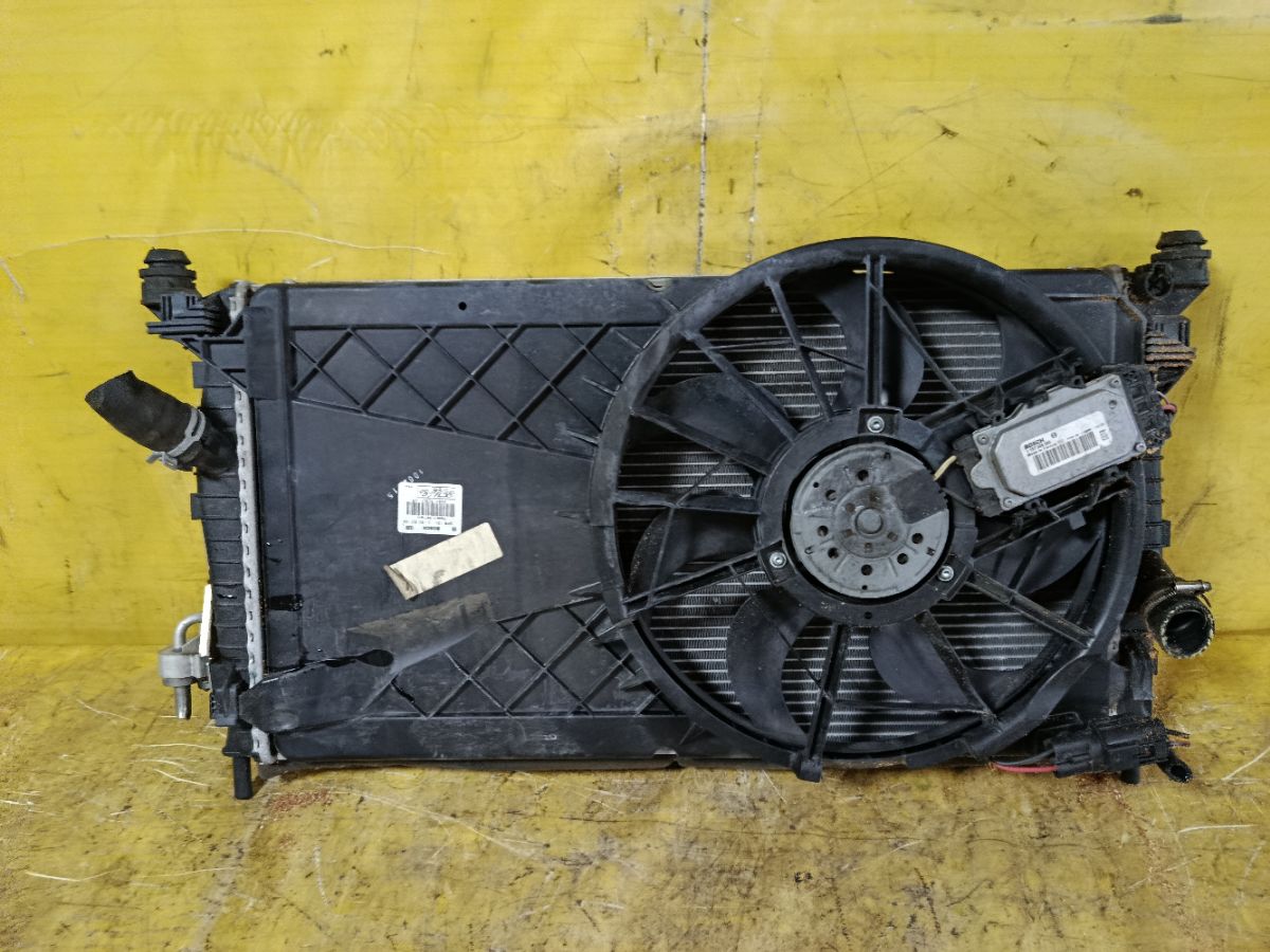 Радиатор ДВС 3M5H-8005-RK, 3M5H-8C607-VE на Volvo V50 MW B4204S3 Фото 2