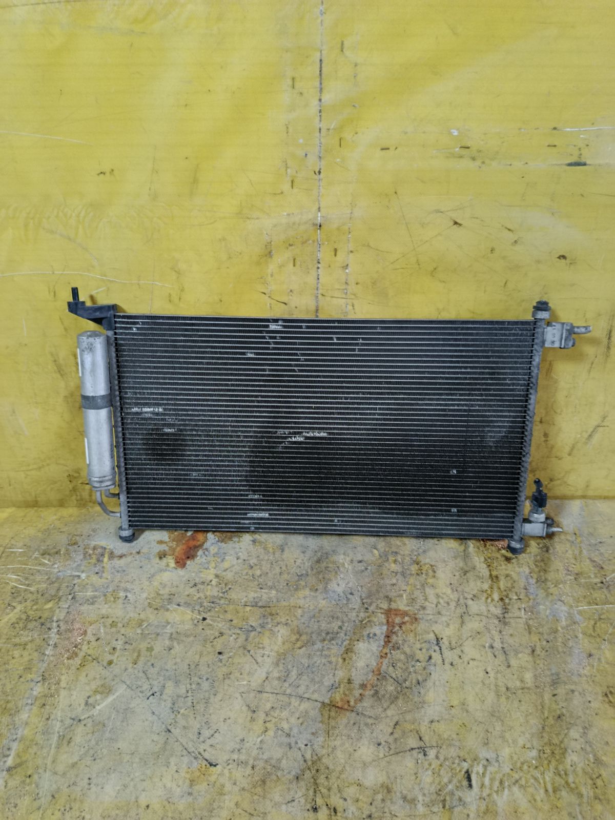Радиатор кондиционера 92110 1U600, 92110 ED000, FX-267-3170, TD-267-3170 на Nissan Note E11 HR15DE Фото 1