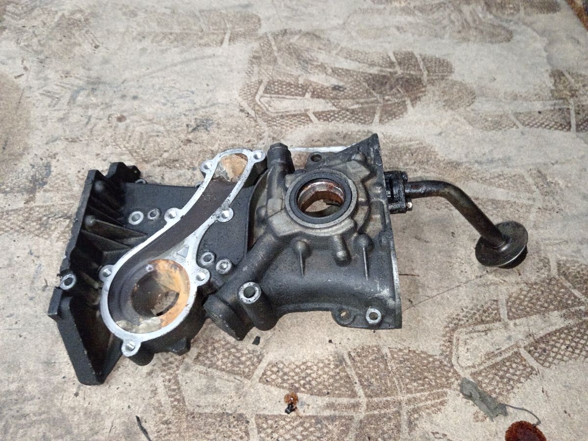 Насос масляный на Nissan Almera N16 QG16DE Фото 1