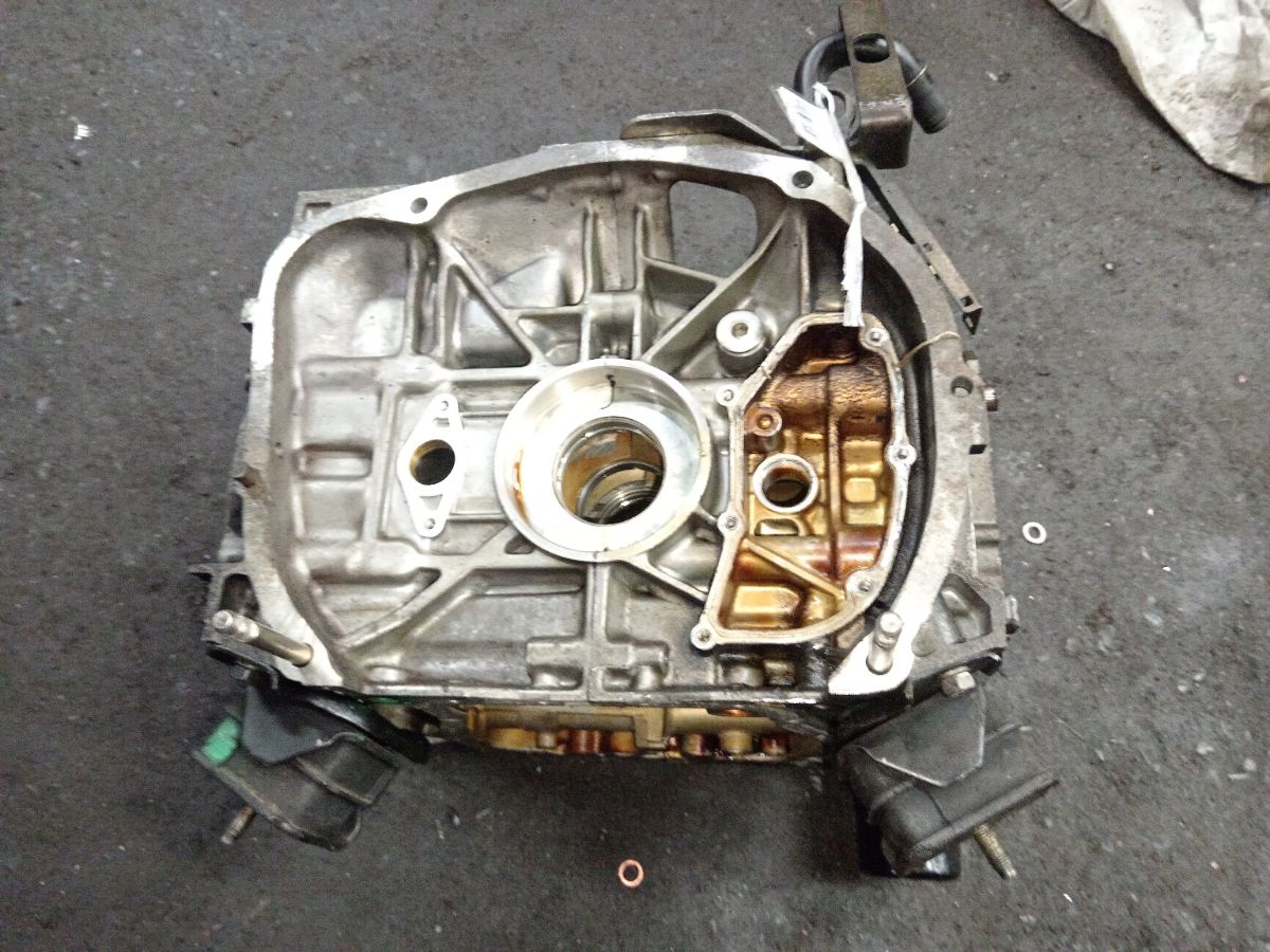 Блок двигателя на Subaru Impreza Wagon GF5 EJ18 Фото 1