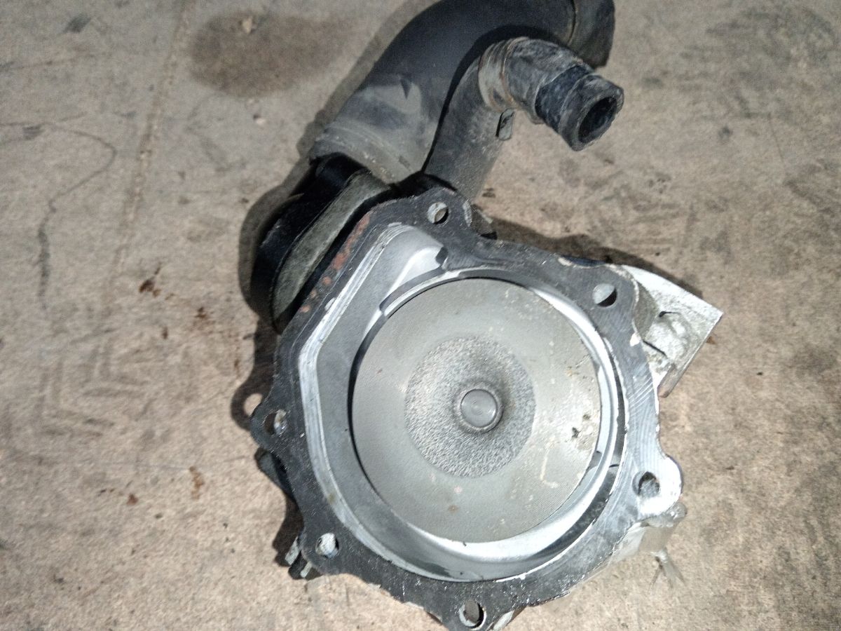 Помпа на Subaru Impreza Wagon GF5 EJ18 Фото 2