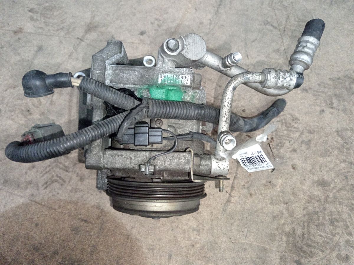 Компрессор кондиционера 506221-2350 на Subaru Impreza Wagon GF5 EJ18 Фото 1