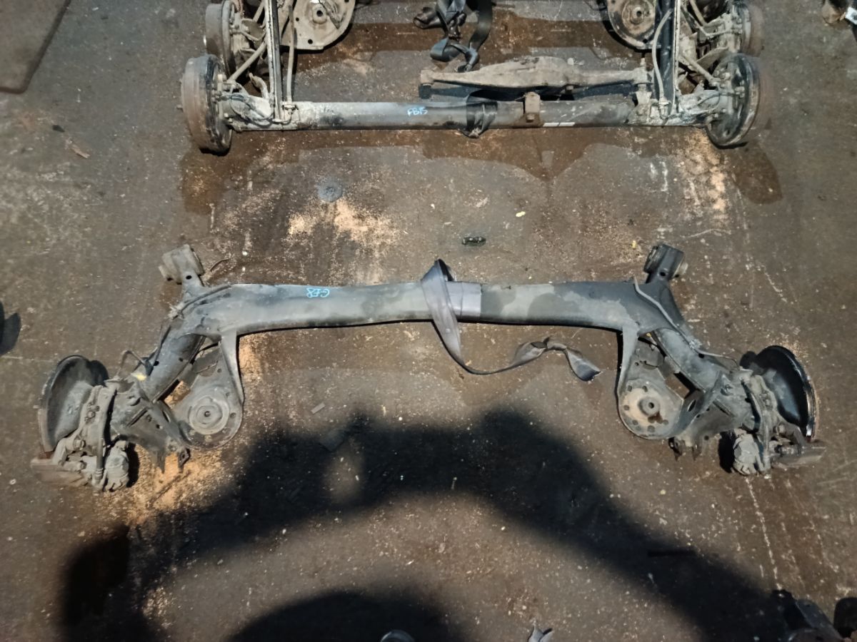 Балка подвески на Honda Fit GE8 L15A Фото 1