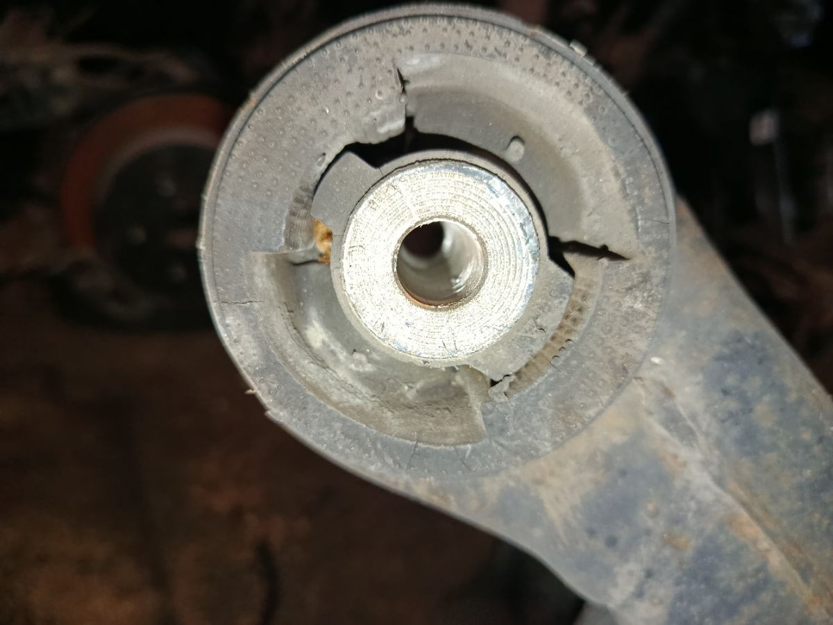 Балка подвески на Honda Fit GE8 L15A Фото 4