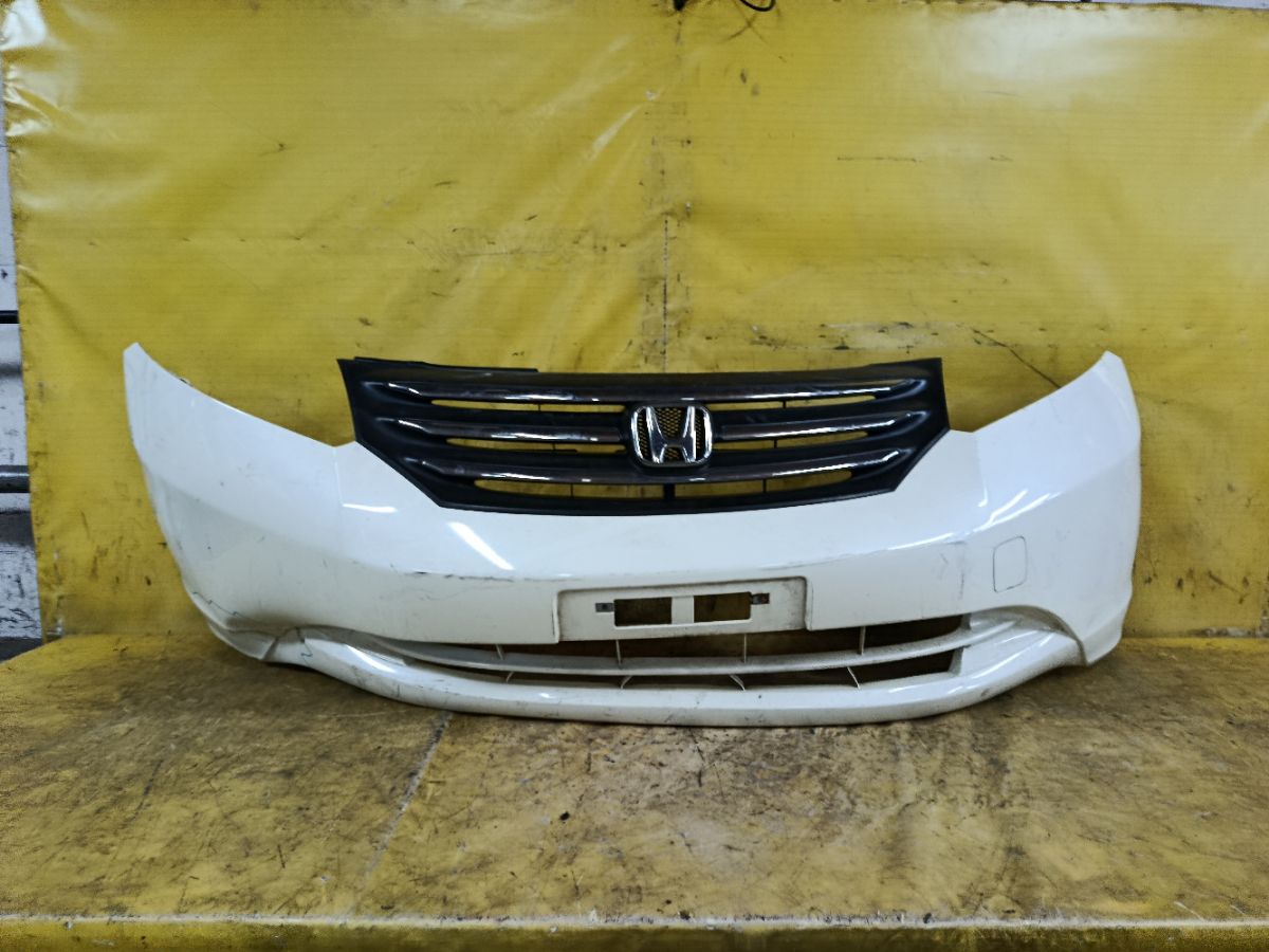 Бампер на Honda Freed GB3 Фото 1