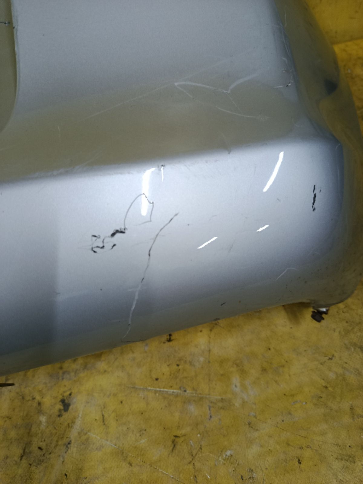 Бампер 52159-52600 на Toyota Ractis SCP100 Фото 6