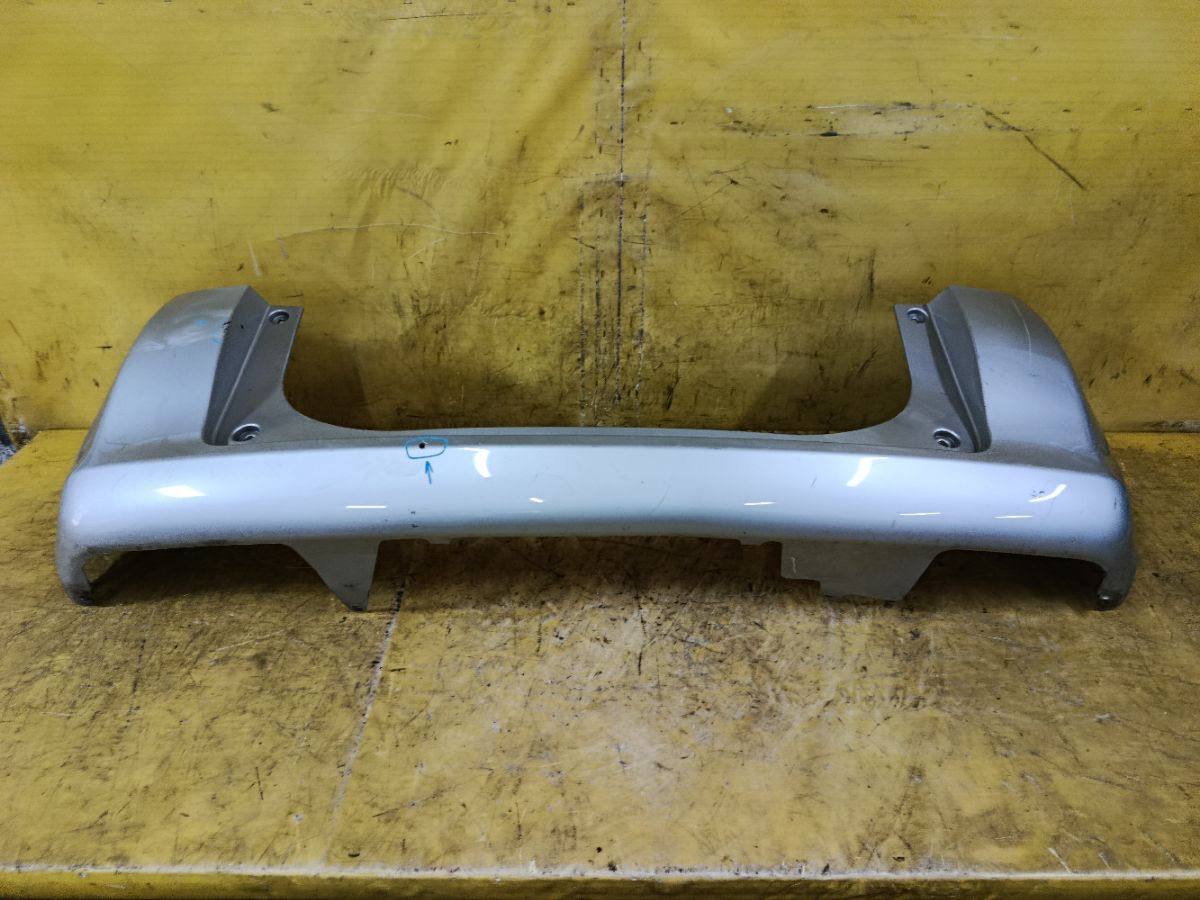 Бампер 52159-52600 на Toyota Ractis SCP100 Фото 8