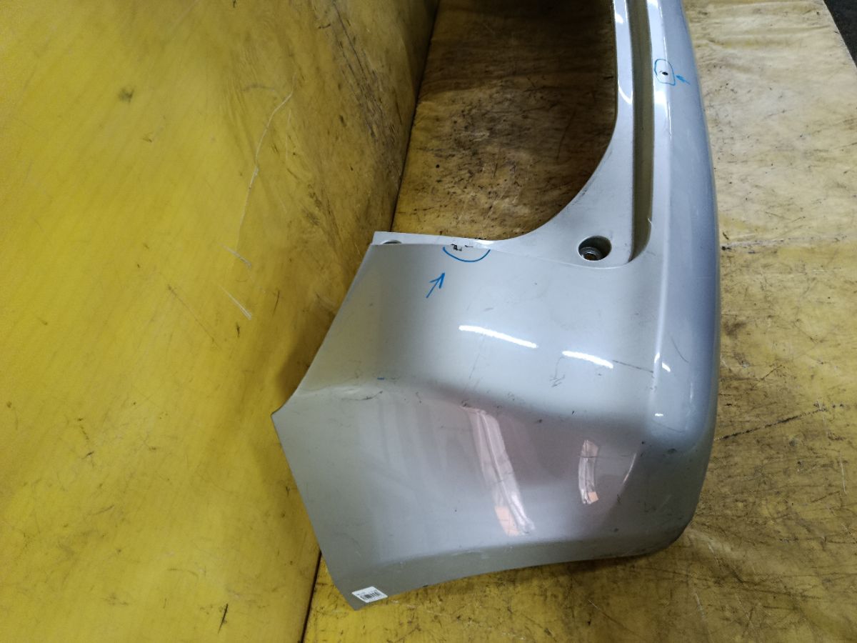 Бампер 52159-52600 на Toyota Ractis SCP100 Фото 9