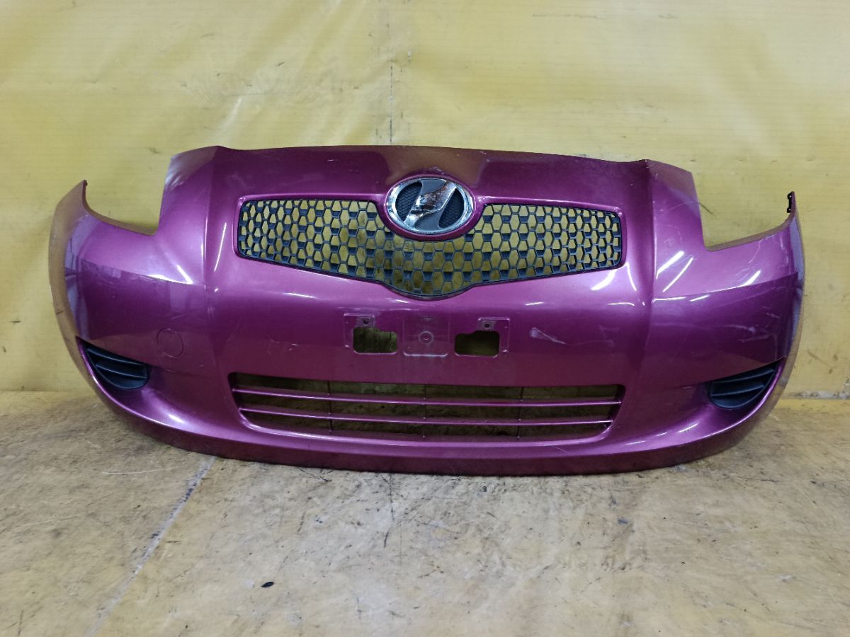 Бампер 52119-52410 на Toyota Vitz KSP90 Фото 1