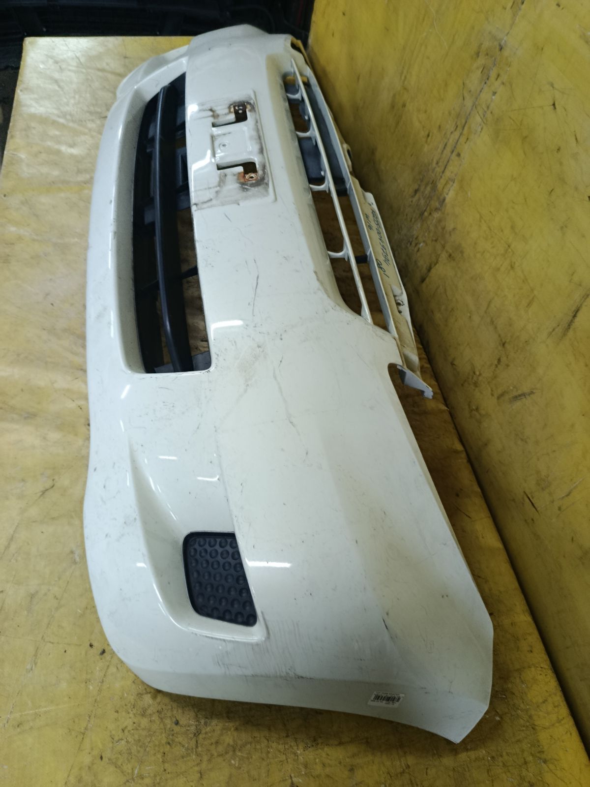 Бампер 52119-B1100 на Toyota Passo KGC15 Фото 4