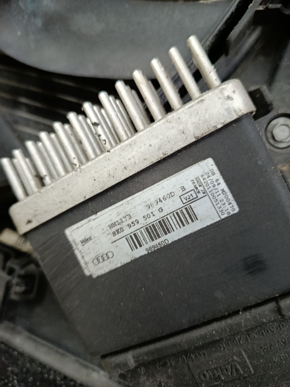 Телевизор на Audi A4 8K CDN Фото 3