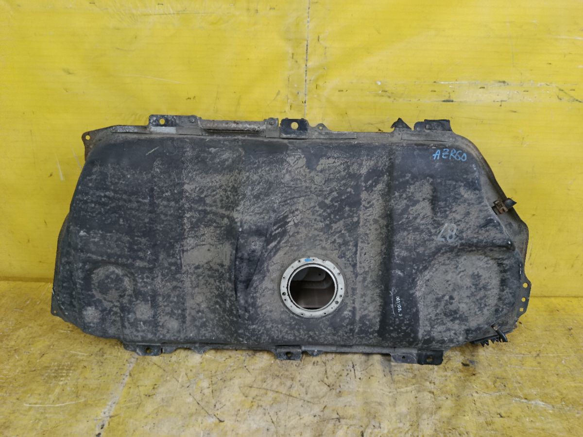 Бак топливный 77001-28532, 77001-44030, 77001-44031, 77001-44032 на Toyota Noah AZR60G 1AZ-FSE Фото 1