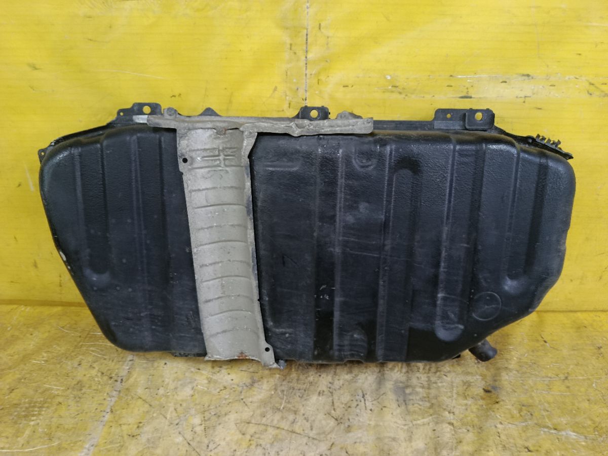 Бак топливный 77001-28532, 77001-44030, 77001-44031, 77001-44032 на Toyota Noah AZR60G 1AZ-FSE Фото 2