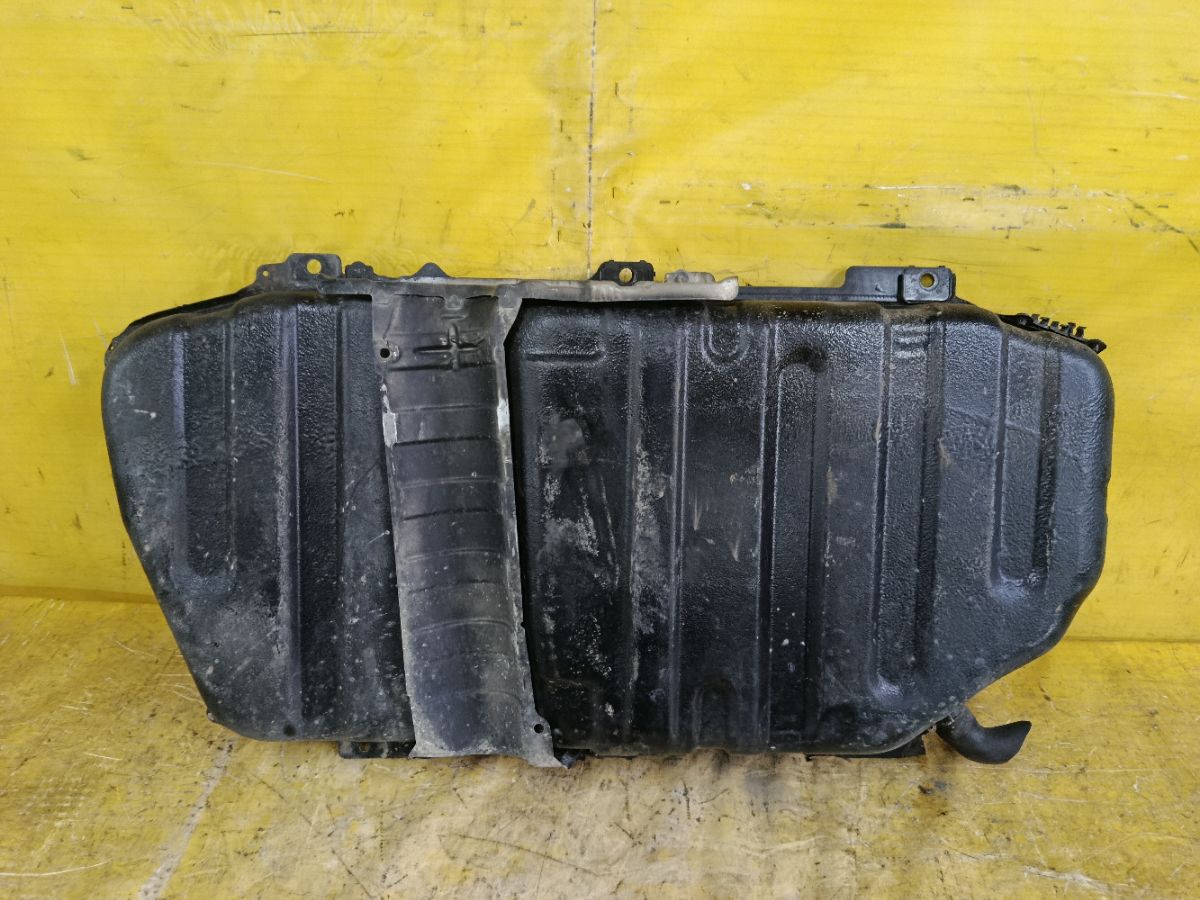 Бак топливный 77001-28532, 77001-44030, 77001-44031, 77001-44032 на Toyota Noah AZR60G 1AZ-FSE Фото 2