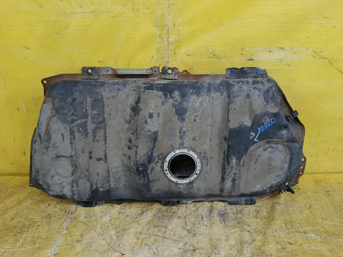 Бак топливный 77001-28532, 77001-44030, 77001-44031, 77001-44032 на Toyota Noah AZR60G 1AZ-FSE Фото 1
