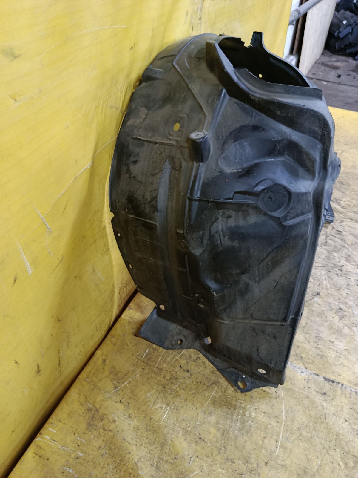 Подкрылок 63843-ED05D на Nissan Tiida C11 HR15DE Фото 3