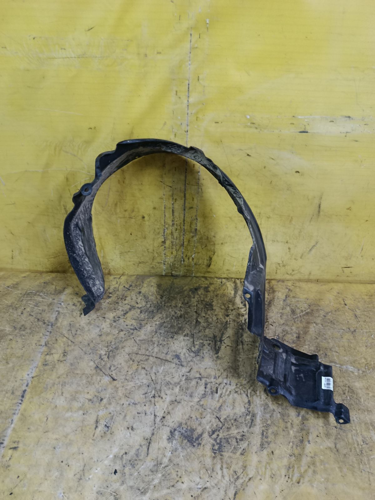 Подкрылок 63843-4M400 на Nissan Sunny FB15 QG15DE Фото 4