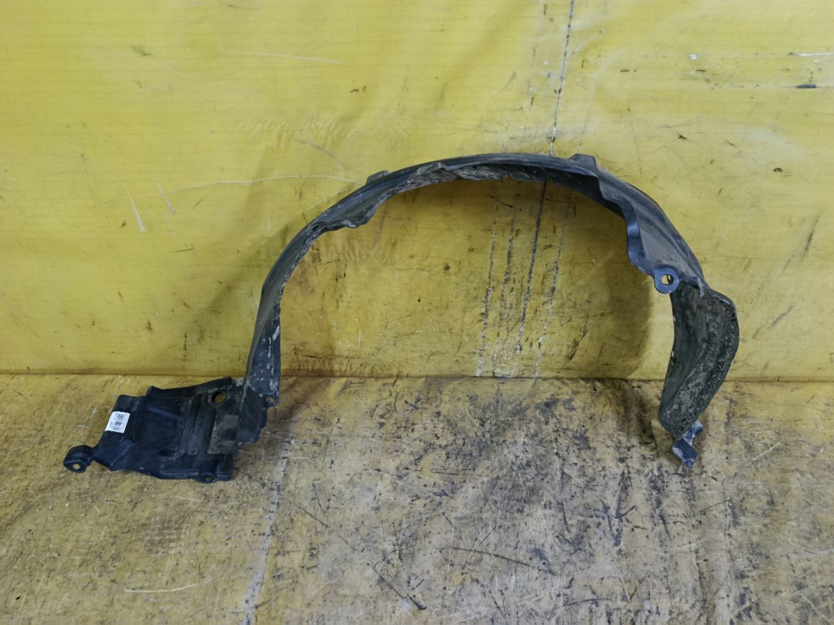 Подкрылок 63842-4M400 на Nissan Sunny FB15 QG15DE Фото 3