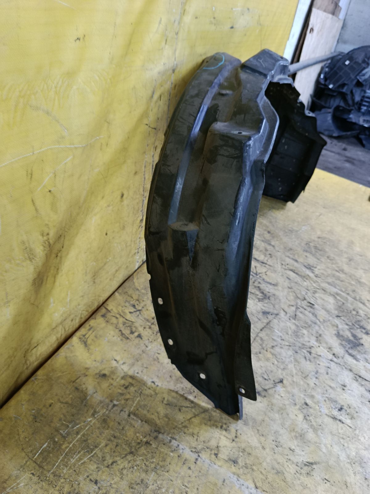 Подкрылок 5370A071, 5370A953 на Mitsubishi Outlander CW5W 4B12 Фото 4